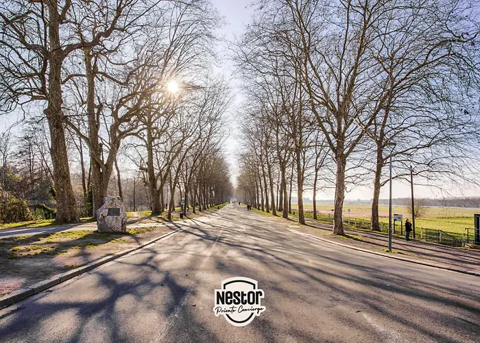 La Casa - View Of The Racecourse & Meadow